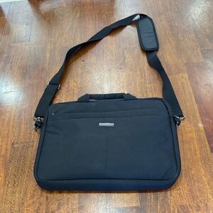 Kensington Black Laptop Messenger Bag